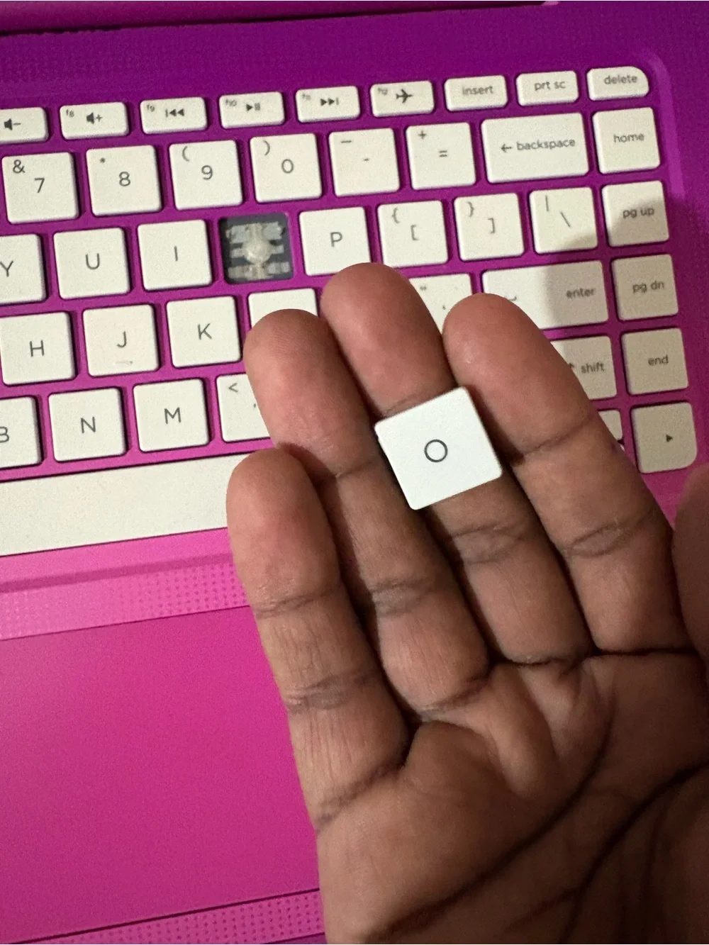 2016 HP STREAM Magenta Laptop size 13.3 inch LOCKED, NO CHARGER & O Key off